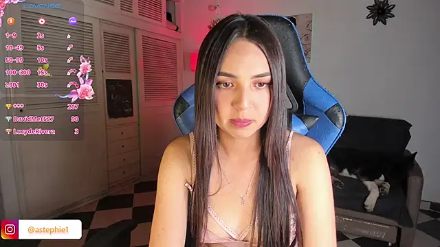 Miss Nicole online show from January 2025 04:19:02 AM