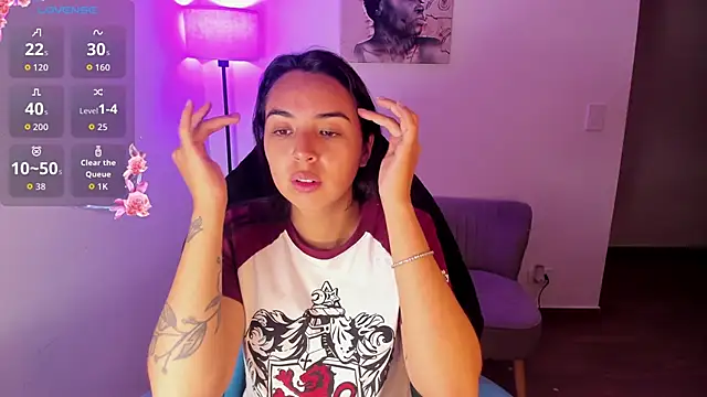 Miss Nicole online show from May 2026 07:33:01 PM