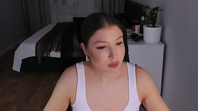 Eva Chris online show from September 2025 06:44:01 PM