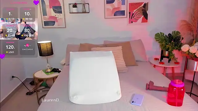 Snapshot of Misslaurenn chatting on February 2025 01:08:01 AM Misslaurenn online show from February 2025 01:08:01 AM