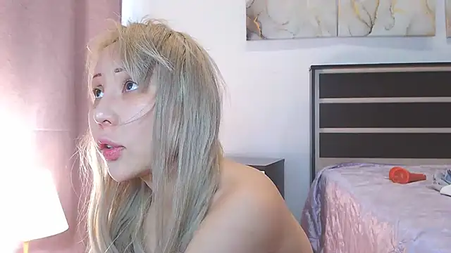 Snapshot of Yulianna_Smith chatting on December 2024 05:44:01 AM Yulianna Smith online show from December 2024 05:44:01 AM