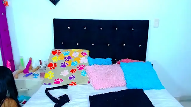 Jenng18 online show from November 2025 05:06:01 AM