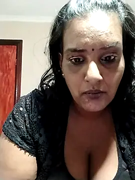 NWC4LYF online show from July 2026 07:12:02 PM