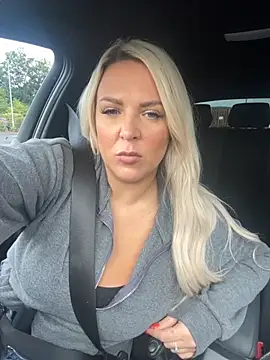 Bustyblondebabe32 online show from September 2025 07:52:01 AM