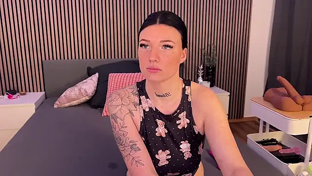 LizaRoxx online show from February 2025 07:37:02 PM