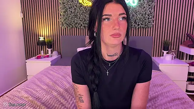 LizaRoxx online show from October 2025 07:11:02 PM