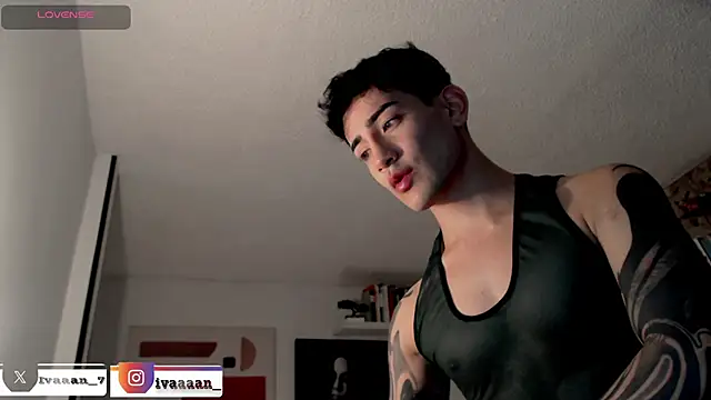 ivaaaan  online show from March 2026 10:28:02 PM