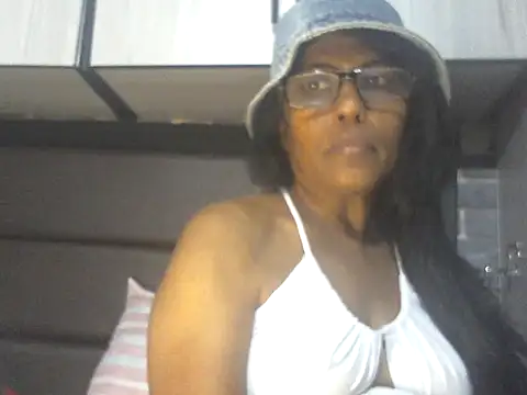 MsAttitude online show from April 2026 07:33:01 AM
