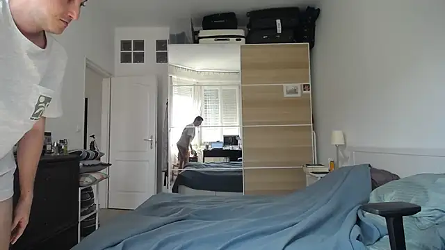 SQUIRRRTER online show from June 2026 10:03:01 AM