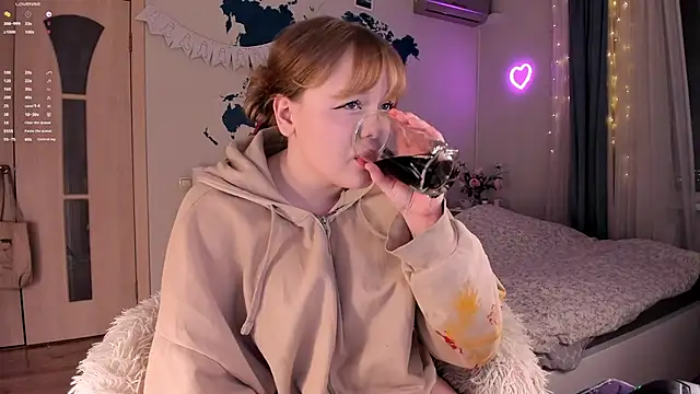 LisaLaas online show from December 2024 02:44:01 PM