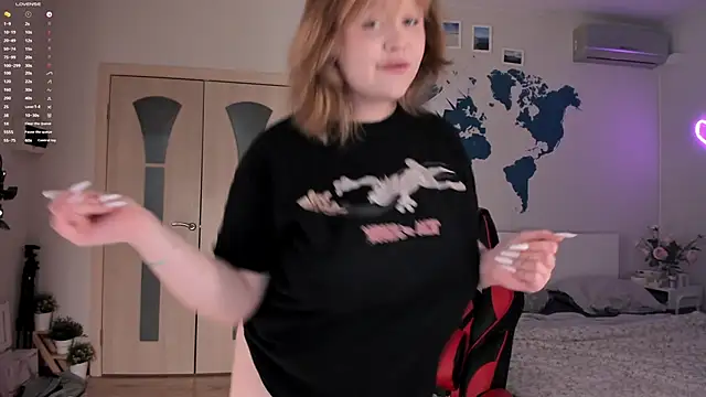 LisaLaas online show from December 2024 03:31:02 PM