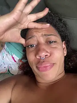 Snapshot of Miley_and_Vash chatting on January 2025 04:44:02 PM Miley and Vash online show from January 2025 04:44:02 PM