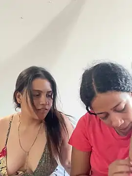 Snapshot of Miley_and_Vash chatting on January 2025 09:32:02 PM Miley and Vash online show from January 2025 09:32:02 PM