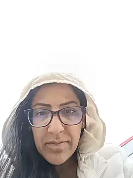 Snapshot of alma_blue chatting on January 2025 04:51:02 PM alma blue online show from January 2025 04:51:02 PM