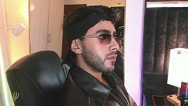 ItsMeEros online show from May 2026 11:32:01 PM
