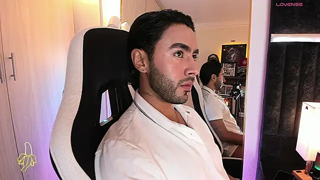ItsMeEros online show from July 2026 11:33:01 PM
