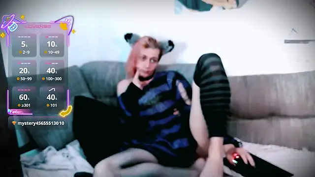 Littlepinkcat online show from October 2025 06:25:01 AM