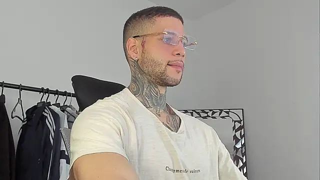  jamesleandros1 online show from October 2025 05:24:02 PM