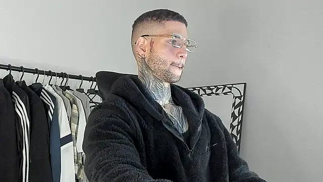  jamesleandros1 online show from November 2025 03:28:02 AM