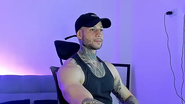  jamesleandros1 online show from June 2026 10:34:02 PM