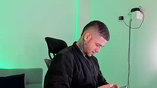 jamesleandros1 online show from July 2026 06:45:01 PM