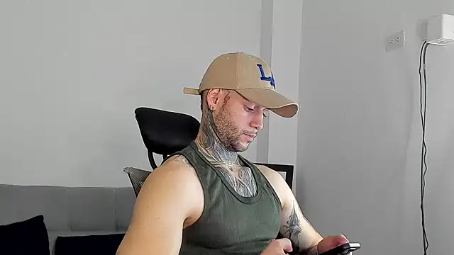  jamesleandros1 online show from July 2026 08:01:01 PM