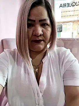 Dalessa Bigtits online show from April 2026 09:06:02 PM