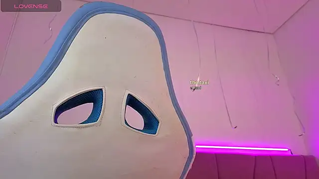 PIA STONE online show from December 2025 07:53:01 PM