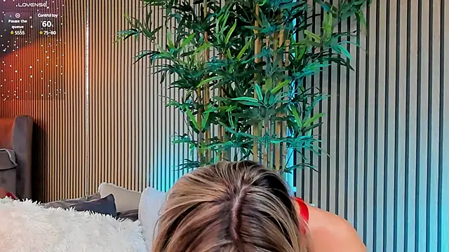 Avril Cyrus online show from February 2025 11:44:02 AM