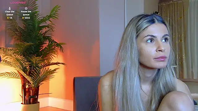 Avril Cyrus online show from December 2025 07:37:01 AM