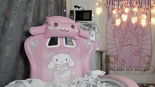 Holy420lolii online show from March 2025 04:51:01 PM