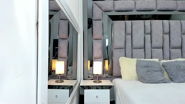 EMMAHILL1 online show from January 2025 06:09:01 PM