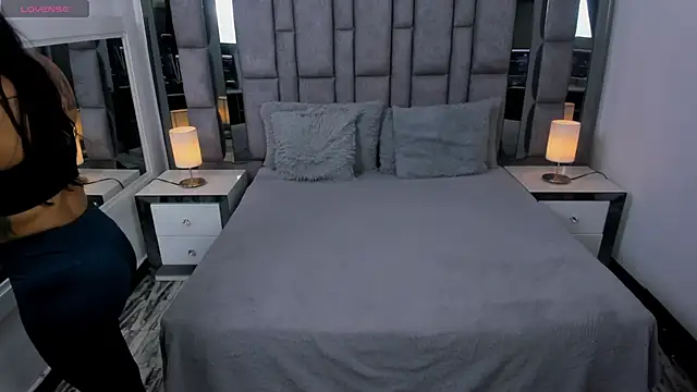 EMMAHILL1 online show from October 2025 11:11:01 AM