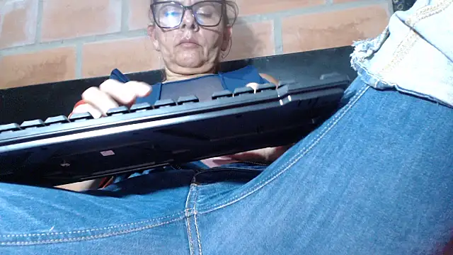 DevoraAmateur online show from March 2026 01:00:01 AM