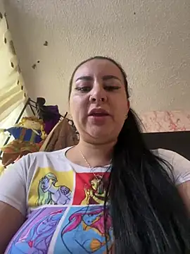 Abril Luv online show from February 2025 09:00:01 PM