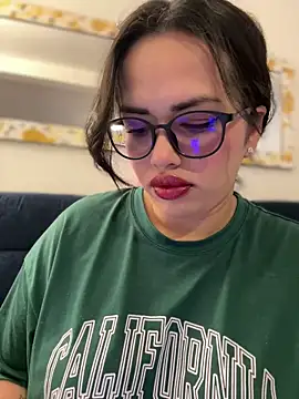 Snapshot of andra_rose chatting on February 2025 11:16:02 PM andra rose online show from February 2025 11:16:02 PM