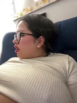 Snapshot of andra_rose chatting on February 2025 10:58:01 PM andra rose online show from February 2025 10:58:01 PM