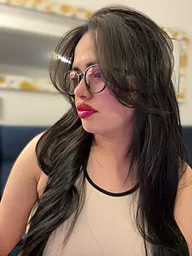 Snapshot of andra_rose chatting on March 2025 12:10:02 AM andra rose online show from March 2025 12:10:02 AM