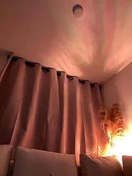 Snapshot of andra_rose chatting on November 2025 11:25:01 PM andra rose online show from November 2025 11:25:01 PM