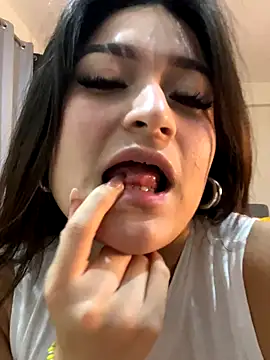 Snapshot of LuceroRm chatting on September 2025 03:52:01 AM LuceroRm online show from September 2025 03:52:01 AM