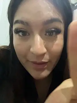 LuceroRm online show from November 2025 03:50:01 AM