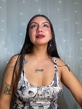 Snapshot of Cinnamon_Meow chatting on November 2025 09:41:02 PM Cinnamon Meow online show from November 2025 09:41:02 PM