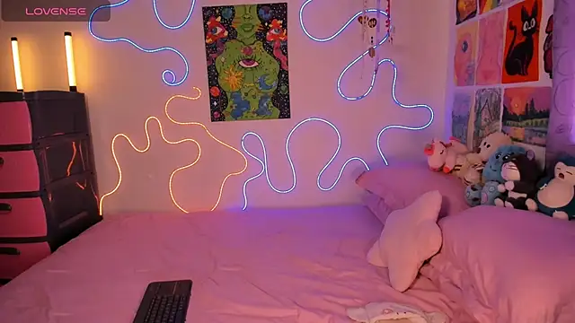 Snapshot of Cinnamon_Meow chatting on March 2026 01:29:02 PM Cinnamon Meow online show from March 2026 01:29:02 PM