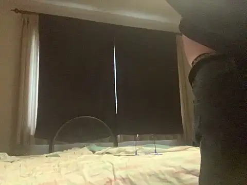 Snapshot of iwantutocum1X chatting on February 2026 06:04:01 PM iwantutocum1X online show from February 2026 06:04:01 PM