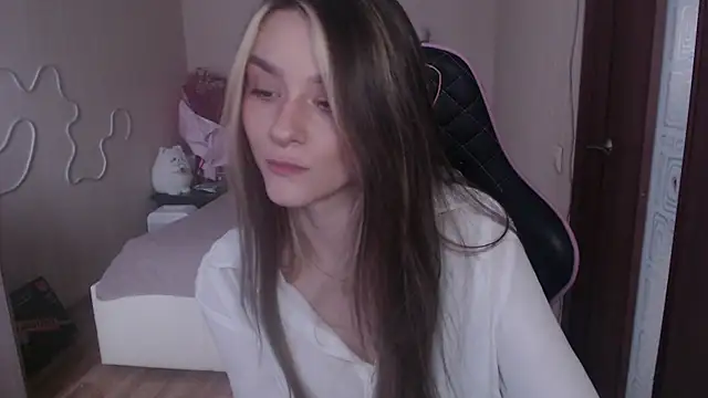 Snapshot of jeann_elsaa chatting on March 2025 08:18:02 AM jeann elsaa online show from March 2025 08:18:02 AM