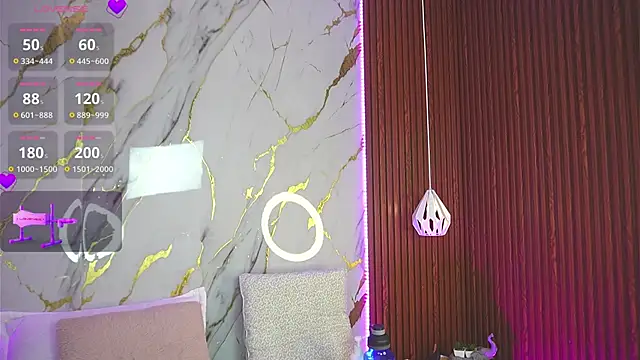 Snapshot of haylie_ chatting on December 2024 07:10:01 AM haylie online show from December 2024 07:10:01 AM