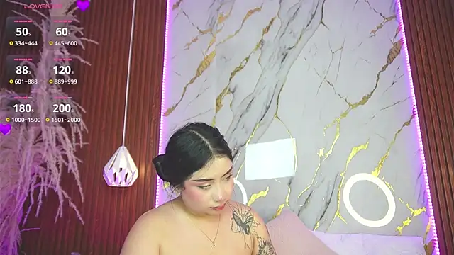 Snapshot of haylie_ chatting on January 2025 02:25:02 AM haylie online show from January 2025 02:25:02 AM