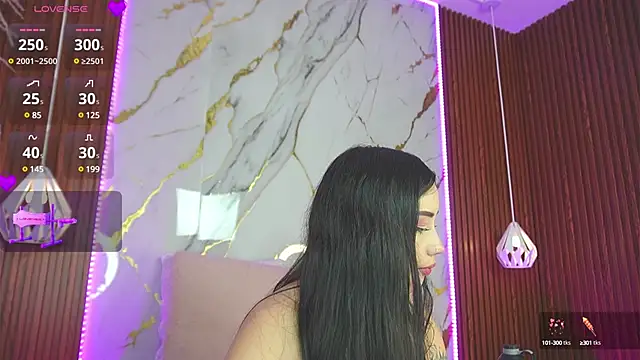 Snapshot of haylie_ chatting on January 2025 04:23:02 AM haylie online show from January 2025 04:23:02 AM