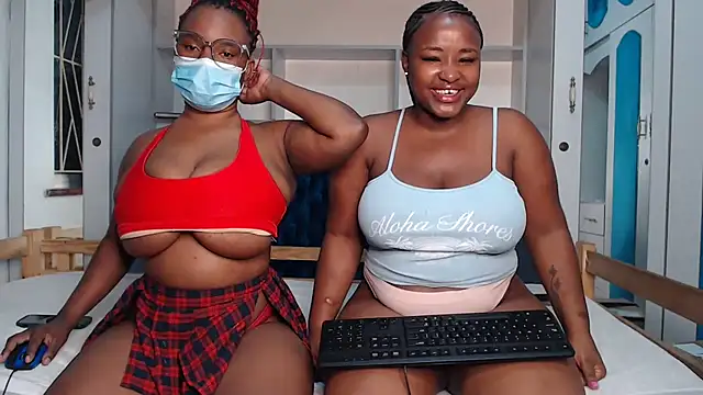 Snapshot of SexyAmeena2002 chatting on January 2026 09:31:01 PM SexyAmeena2002 online show from January 2026 09:31:01 PM