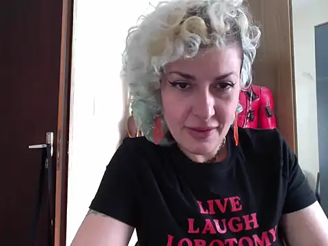 MariLouM online show from July 2026 05:34:02 PM